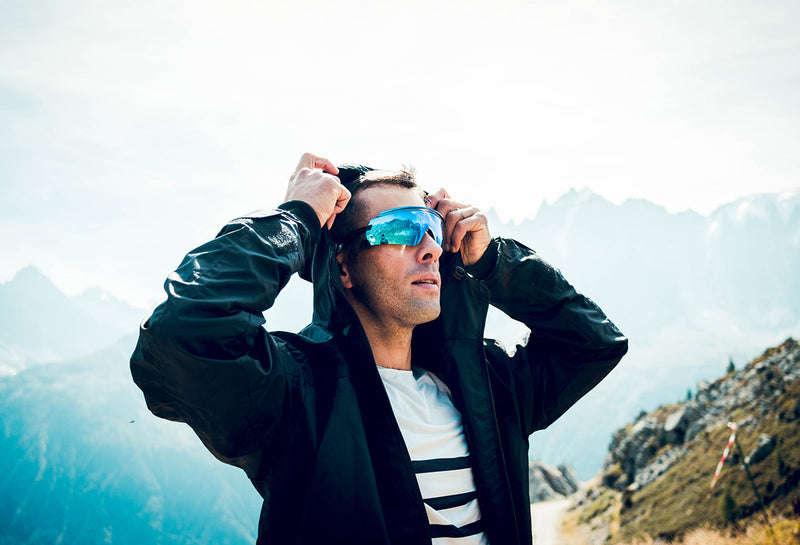 Una avalancha de datos técnicos sobre la impermeabilidad de las chaquetas de trail y running - kinetik- adrenalink