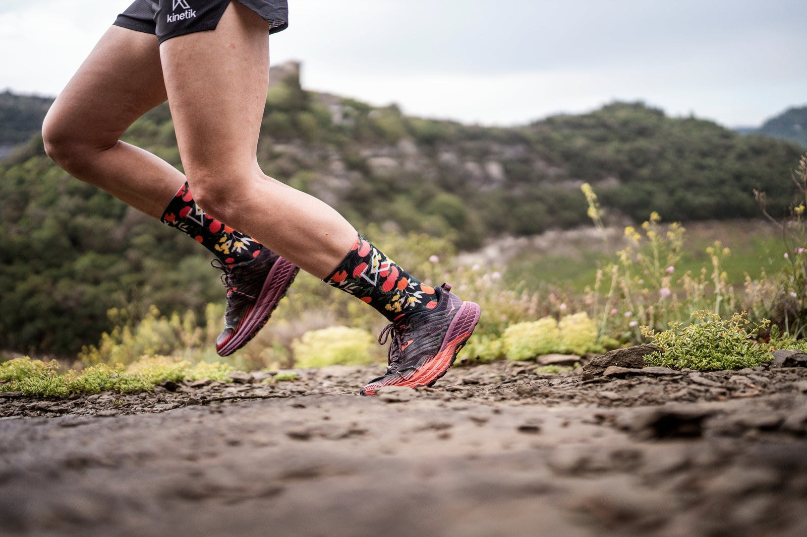 Chaussettes trail hautes – kinetik-adrenalink