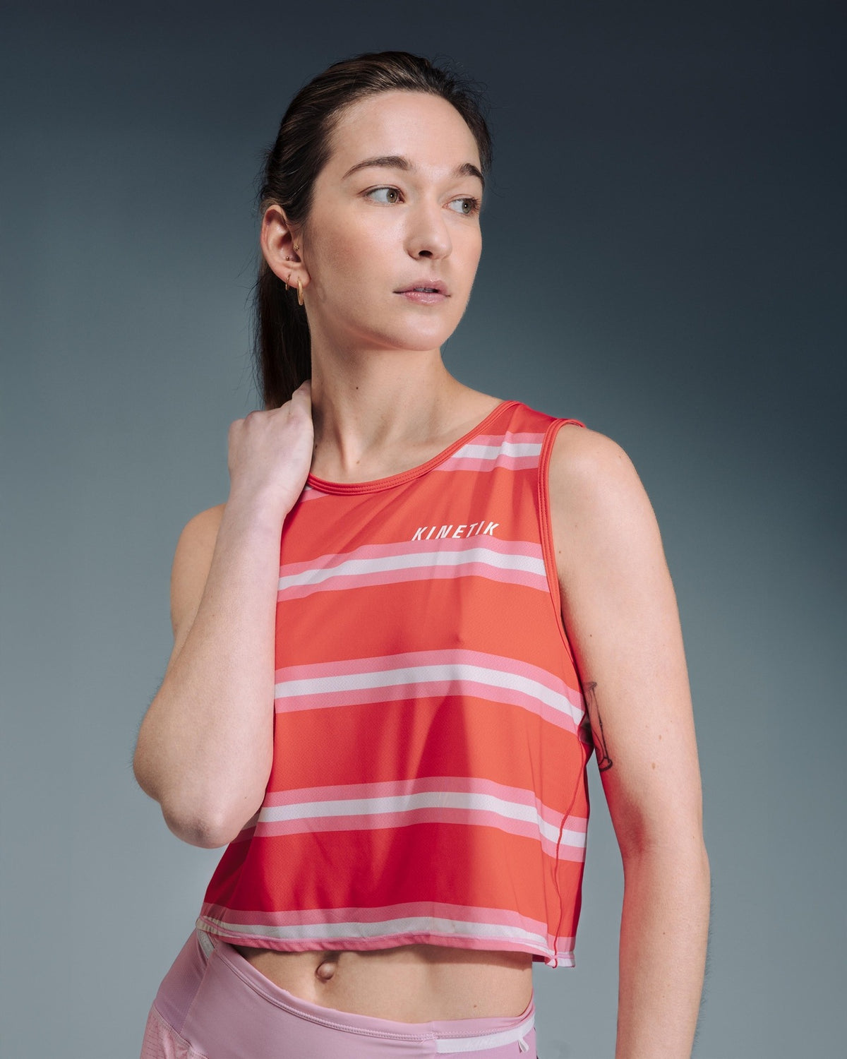 MAVRIK CROP TOP RED CREAM STRIPE - Maillots trail-running - 2 - kinetik-adrenalink