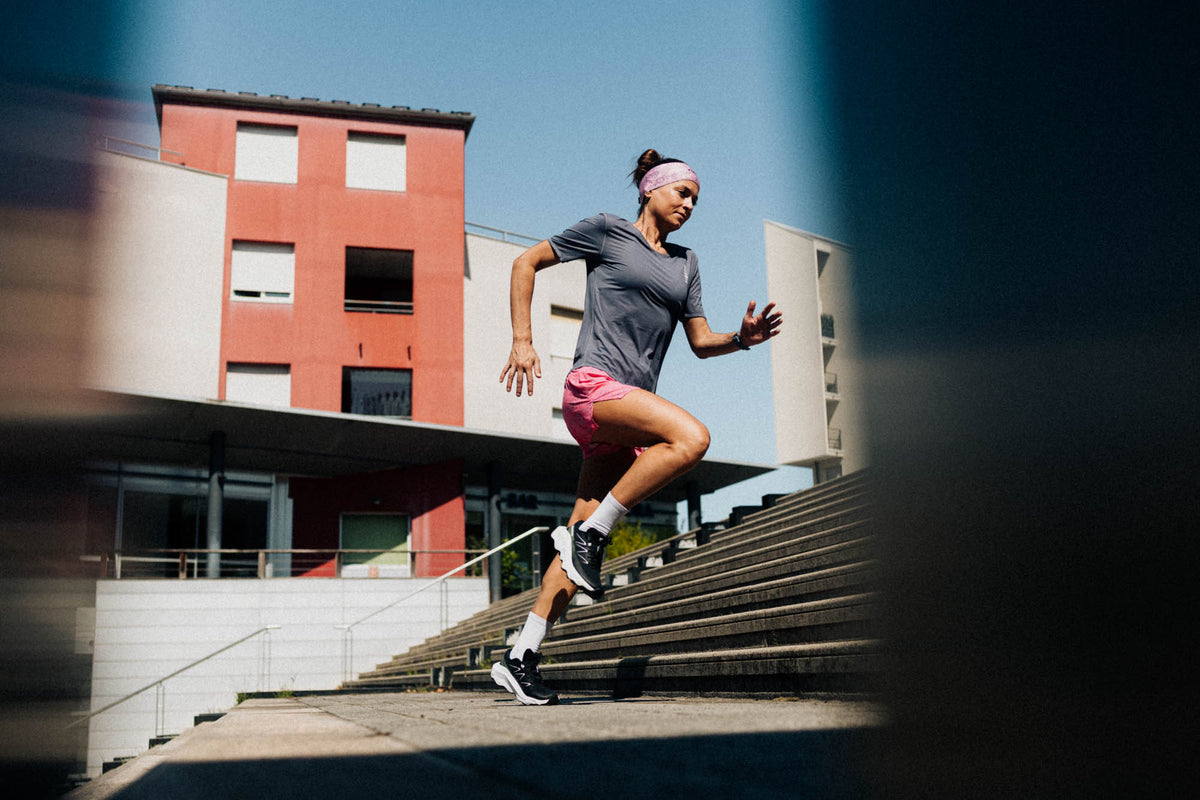 MAVRIK WOMEN ODYSSEY GRAY - Maillots trail-running - 16 - kinetik-adrenalink