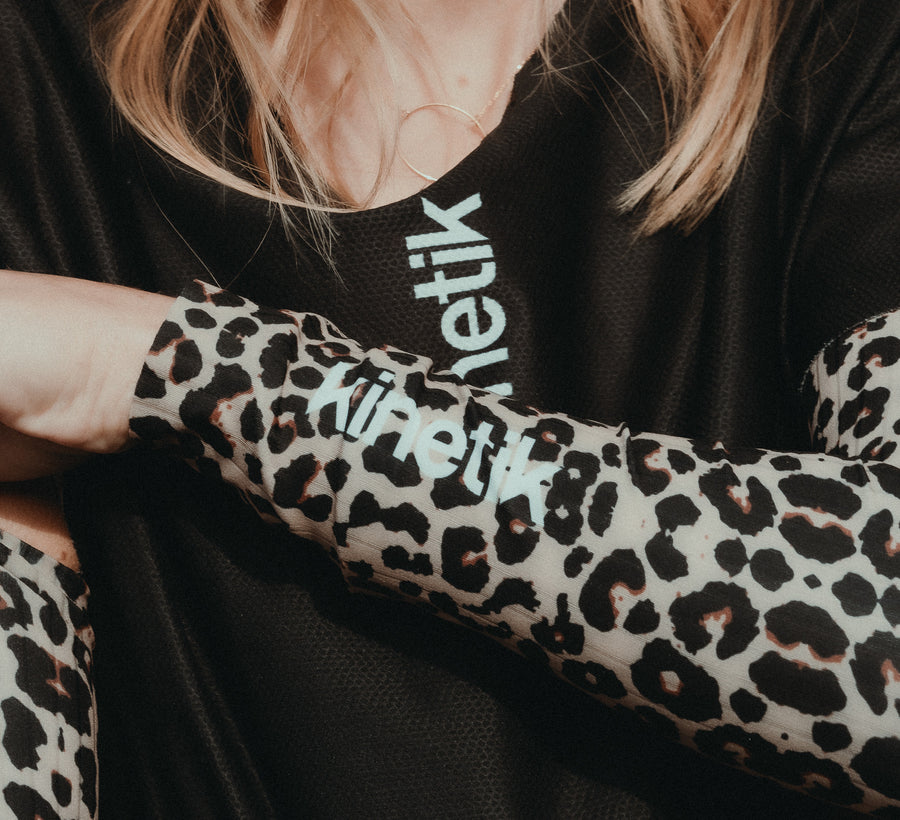 ARMWARMERS INVIKTUS LEOPARD - Manchettes trail-running - 2 - kinetik-adrenalink