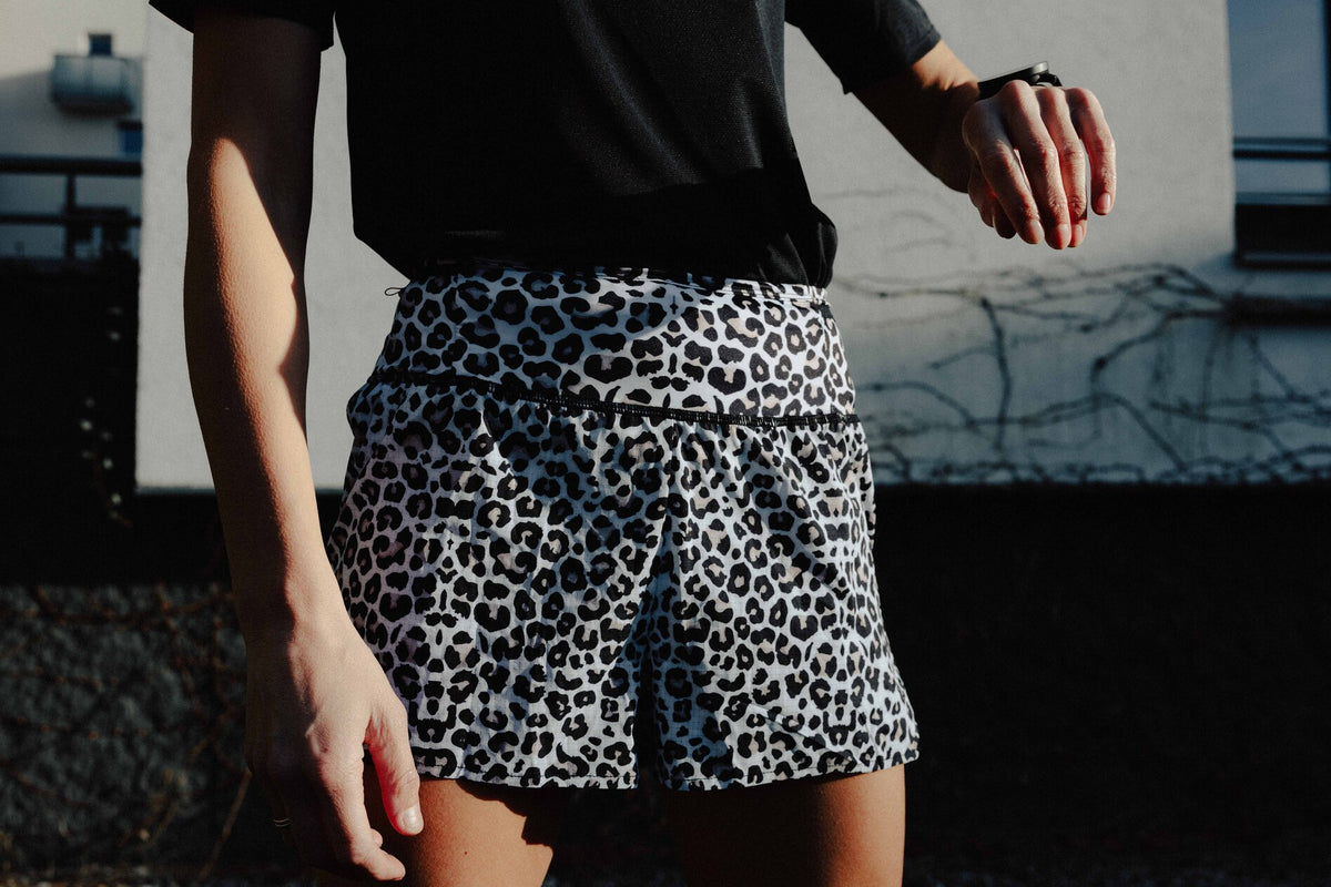 AEROK 5 LEOPARD SNOW - Shorts trail-running - 2 - kinetik-adrenalink