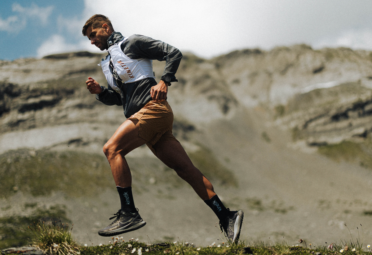 AEROK 6 MEN COLOR STRIPE METALLIC BRONZE - Shorts trail-running - 9 - kinetik-adrenalink