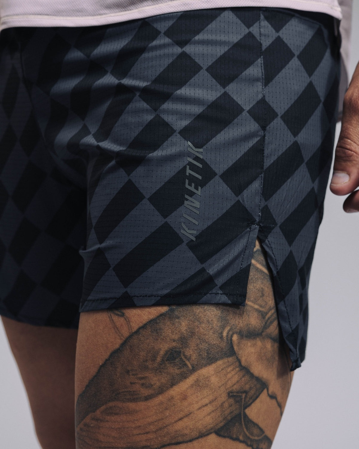 AEROK 6 MEN DAMIER - Shorts trail-running - 2 - kinetik-adrenalink