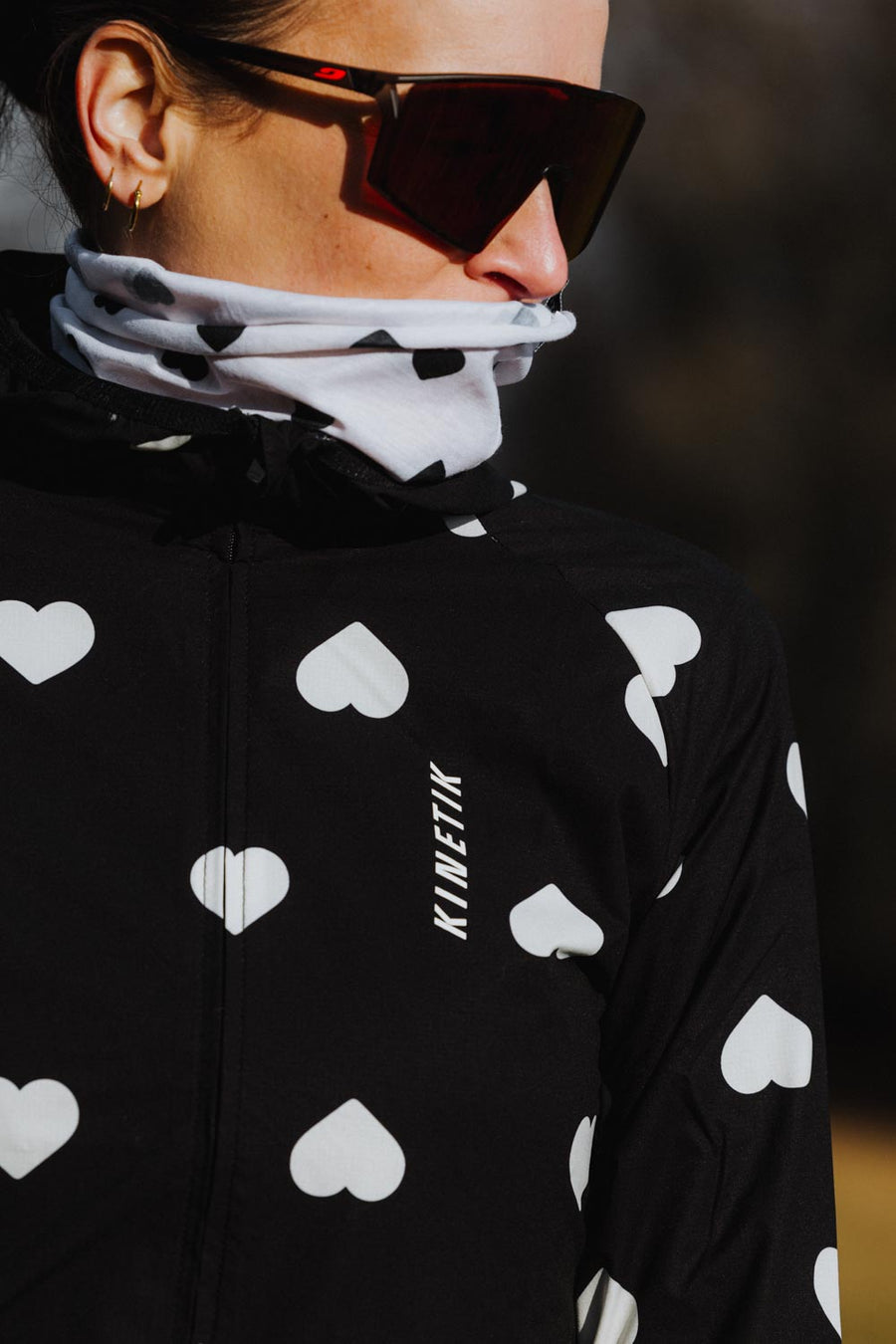 JACKET WOMEN SPEKTRAIL HEARTRUNNEUSE BLACK - Vestes trail-running - 2 - kinetik-adrenalink