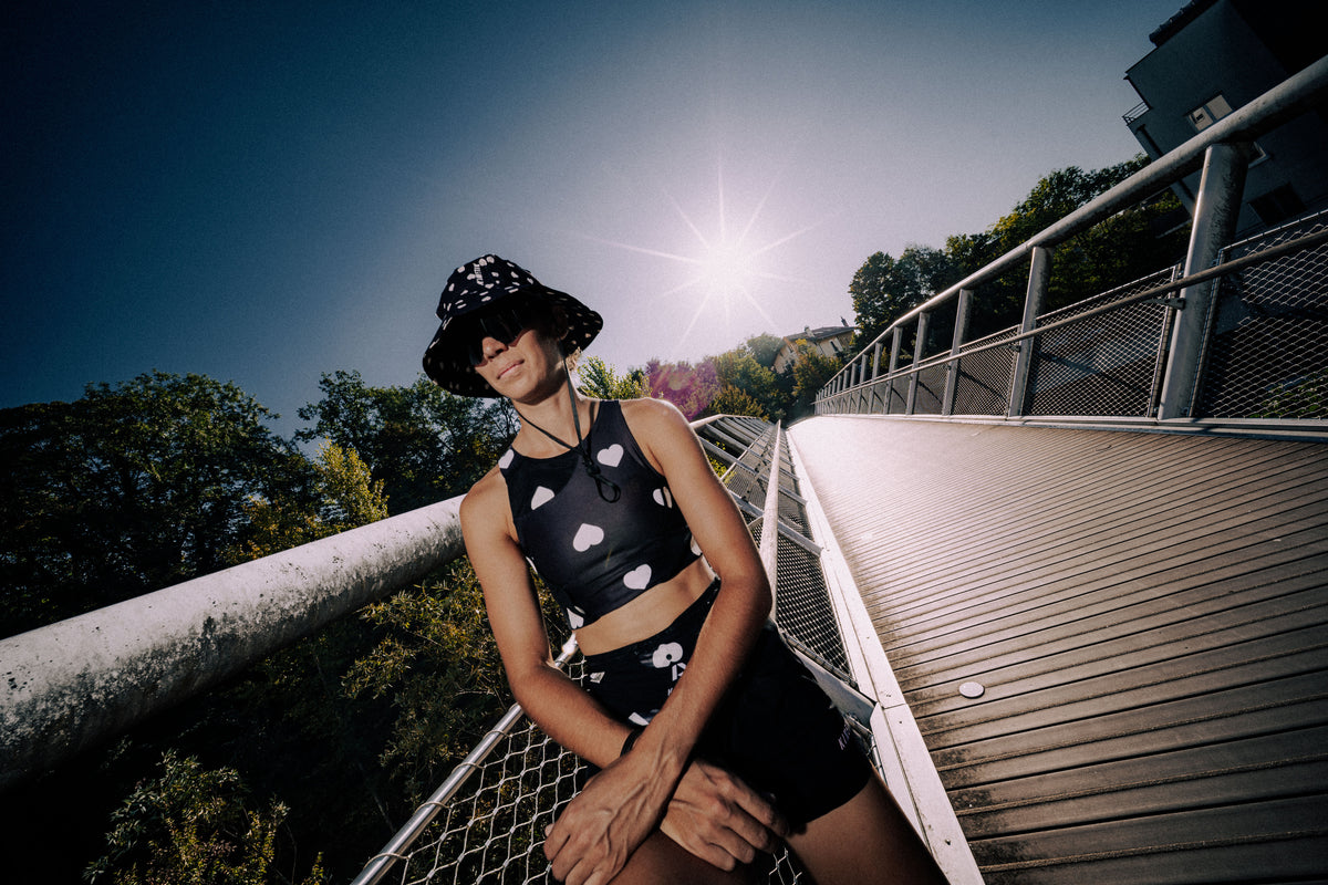 WOMEN_HEARTRUNNEUSE_BLACK_TRAIL_RUNNING_KINETIK