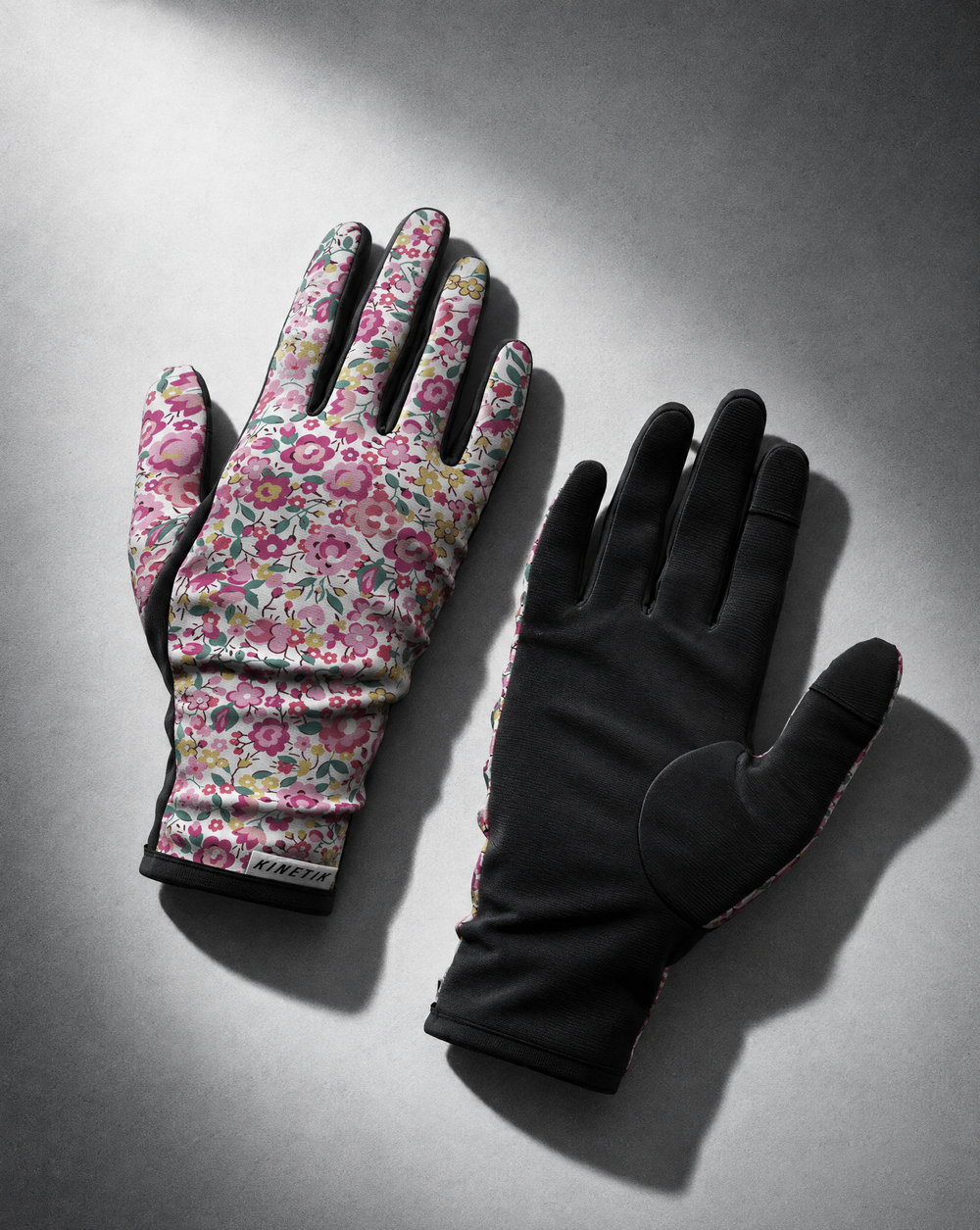 GLOVES BLOOM
