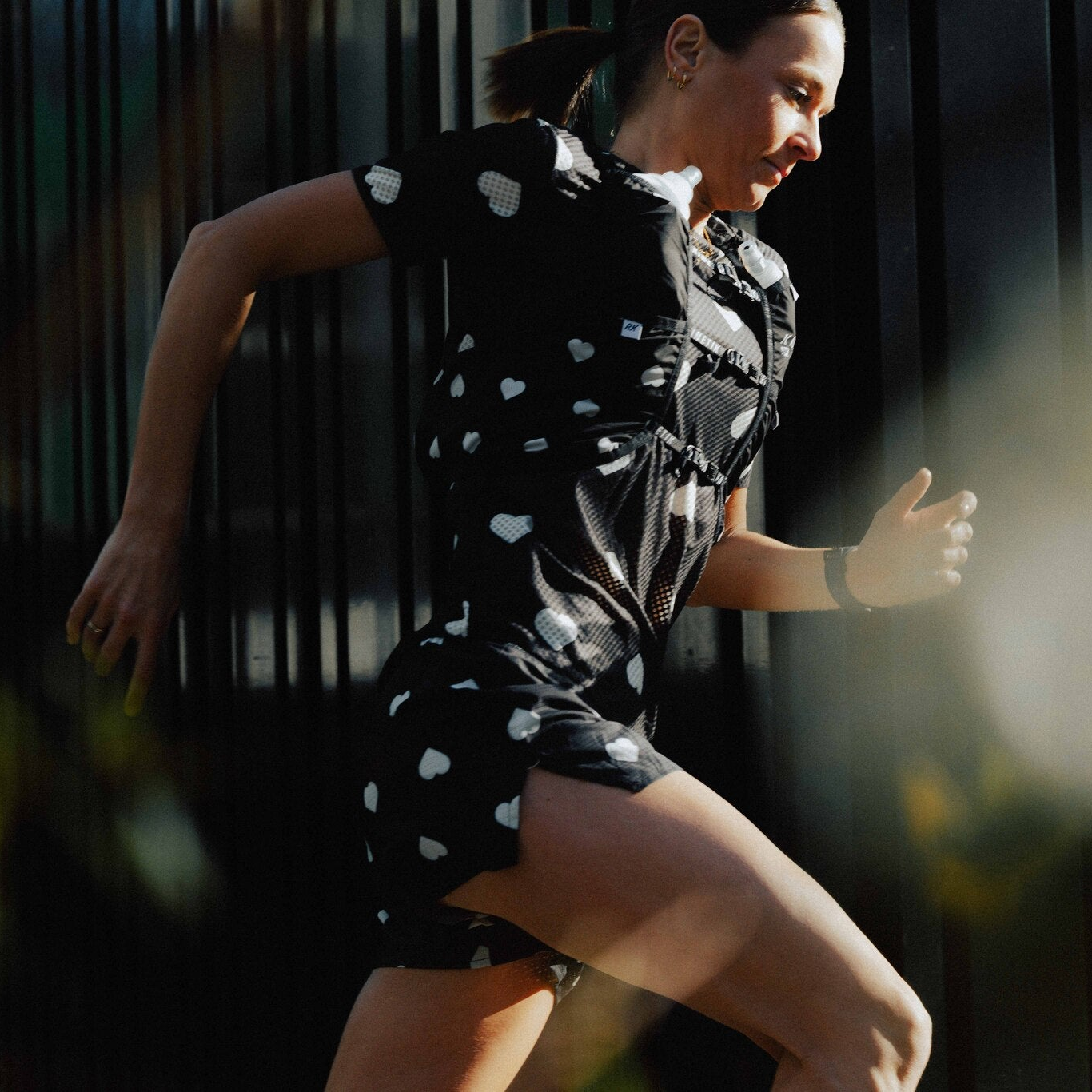 look-trail-running-HEARTRUNNEUSE-BLACK-kinetik-adrenalink